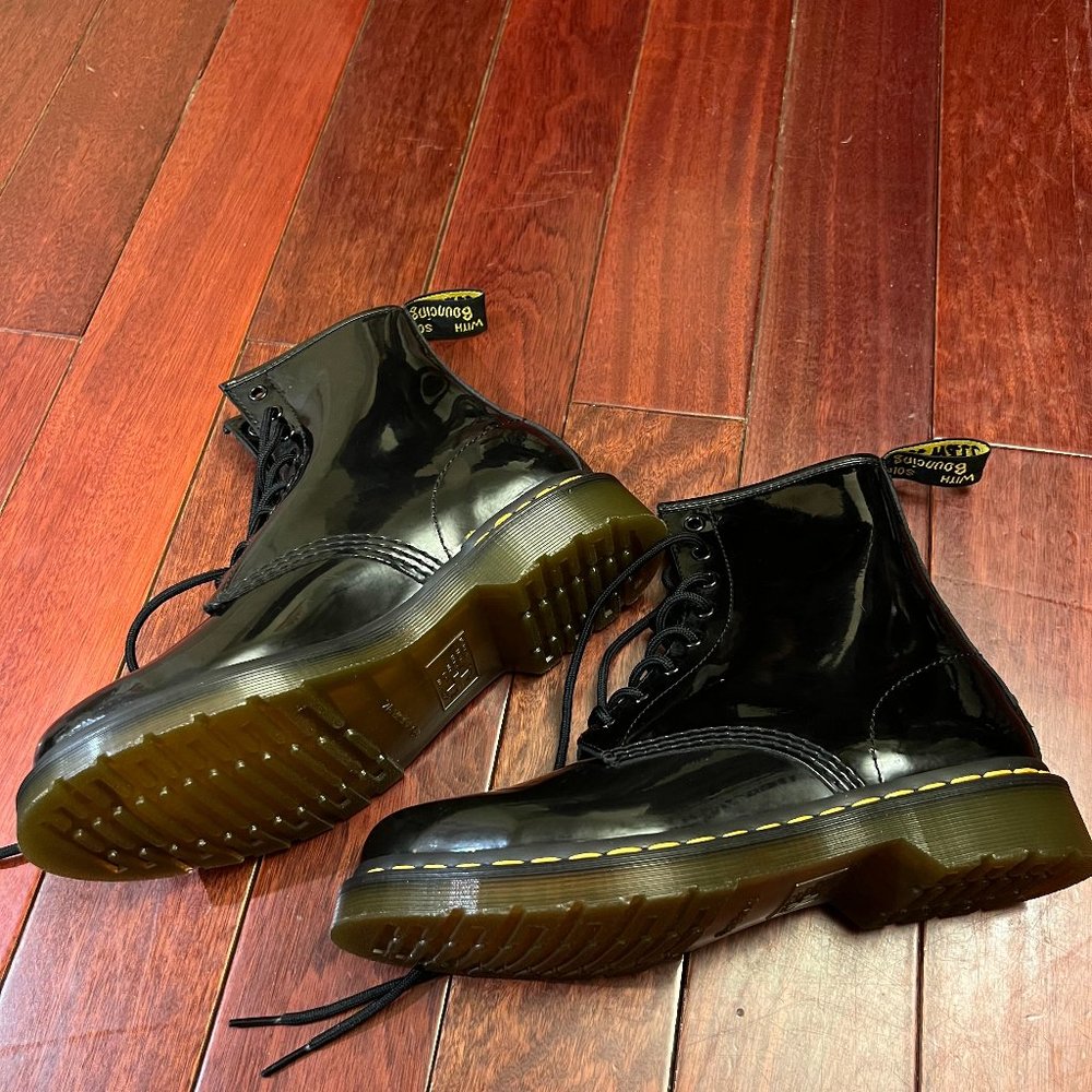 Dr. Martens 1460 Black Patent Leather Lace Up Boots - Size US 8 - Like New